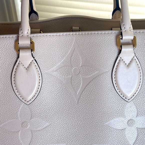 Louis Vuitton Onthego Creme Empreinte GM Limited Edition - Picture 6 of 15